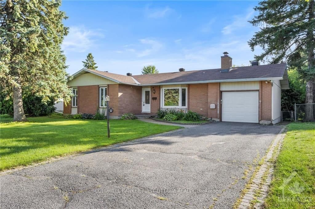 29 BARRHAVEN Crescent, Nepean, ON